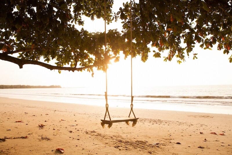 Carta Da Parati Piacere Da Spiaggia Sull'Altalena - Fotomurale